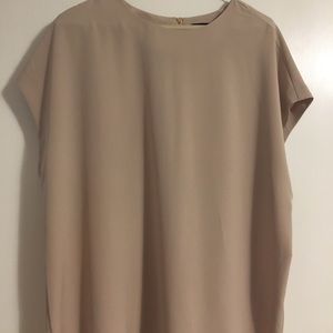 NWOT never worn Express Top w/ zipper back